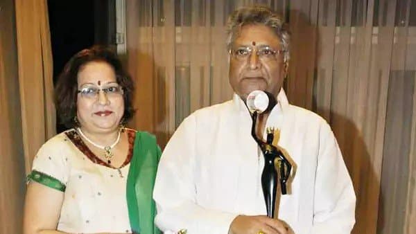 Vrushali Gokhle and Vikram Gokhale Photo