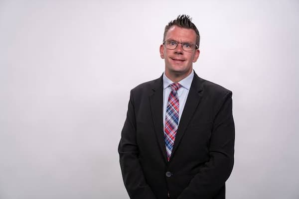 Jordan Dressman Photo