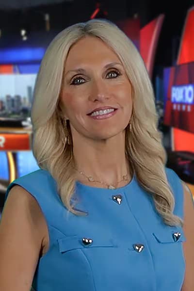 Kelly Foster Photo